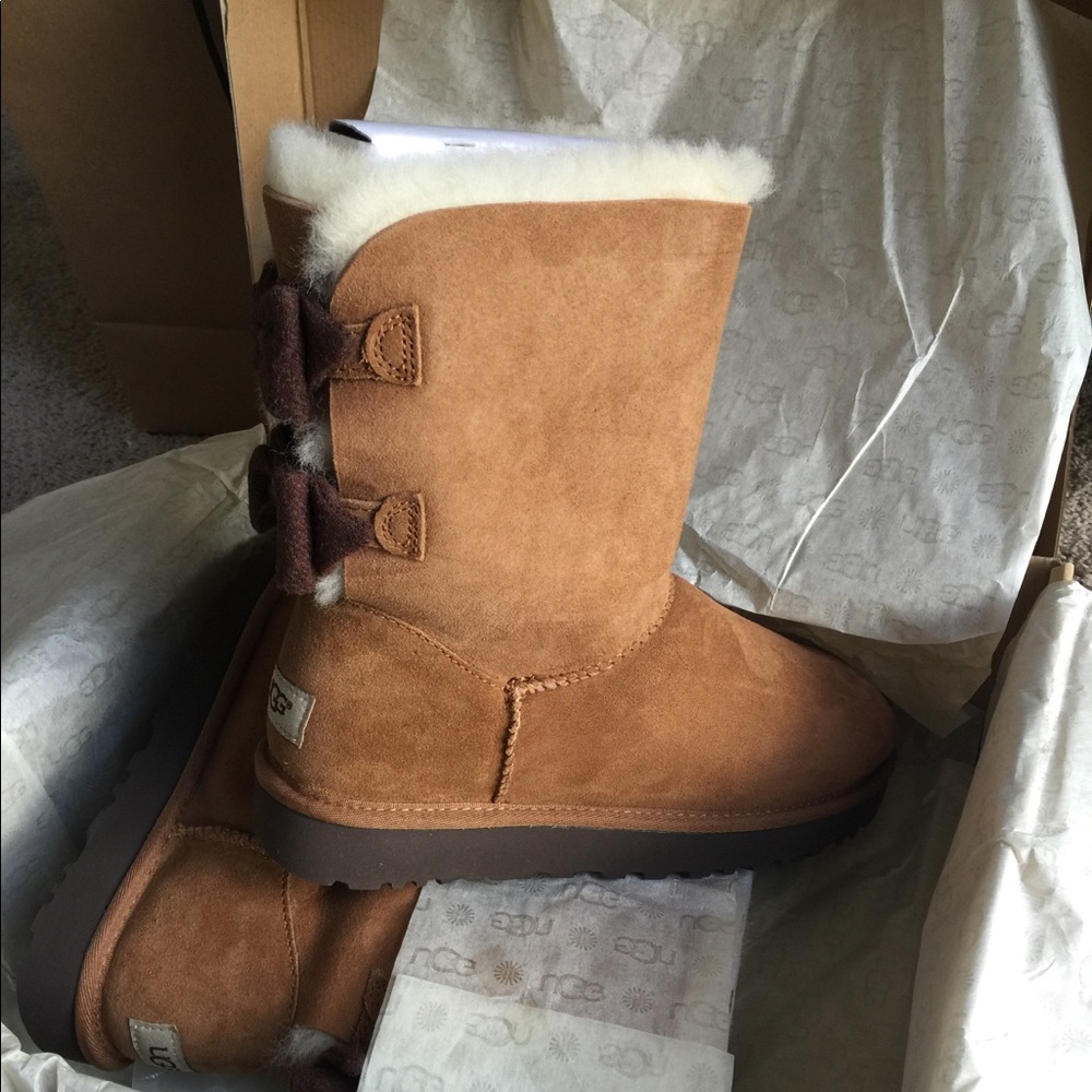 Ugg short brigette bow boots - Picture 2 of 8